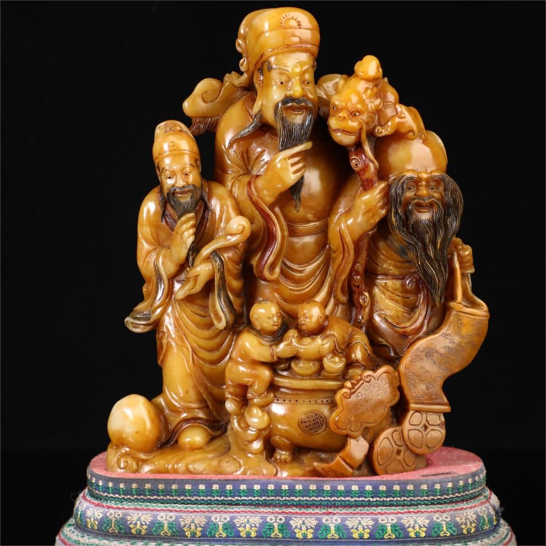 A beautiful Shoushan Shitian Huangfushou three-star ornament (1 of 9)