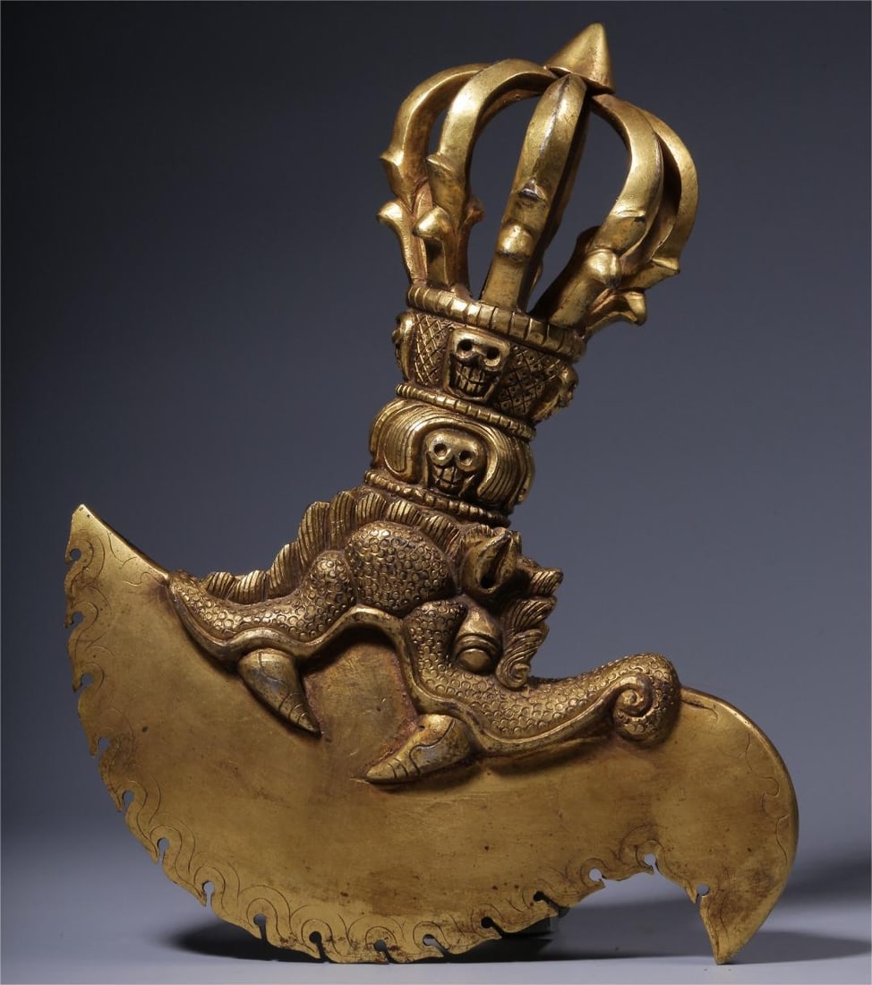 A copper-gilt diamond axe knife of the Qing Dynasty (1 of 8)