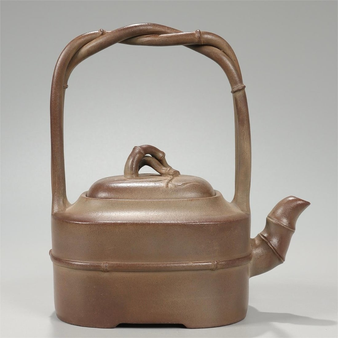 A Qing Dynasty raw mineral purple sand Chen Yinqian made of Tiliang pot (1 of 9)