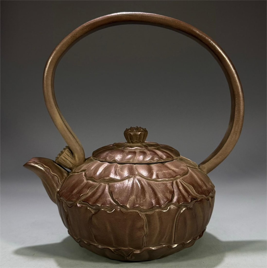 A beautiful lotus leaf lotus pod pot: Exquisite lotus leaf lotus pod lifting pot Size:16.2×11.5×17.5cm W:420g (The Dimensions Of All Batches Are Manually Measured.If You Need More Detailed Information, Please Contact Our Customer Servic