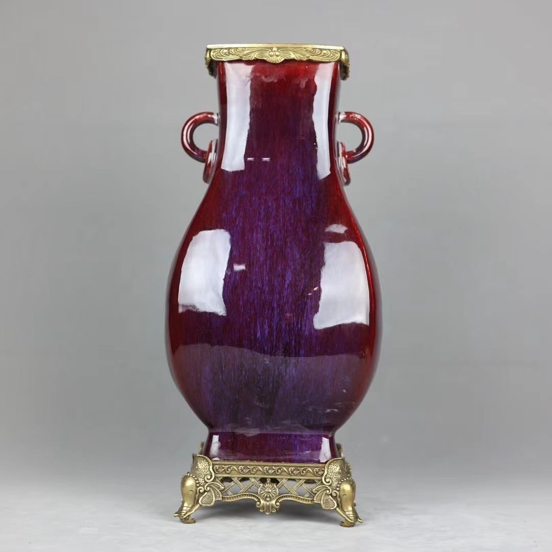 A beautiful copper-inlaid porcelain Lang kiln red kiln glazed copper amphora: Exquisite copper-inlaid porcelain Lang kiln red kiln glazed copper amphora Size:H:47.5cm Calibre:15cm D:21cm Bottom:18cm (The Dimensions Of All Batches Are Manually Measured.If You Need More Detailed