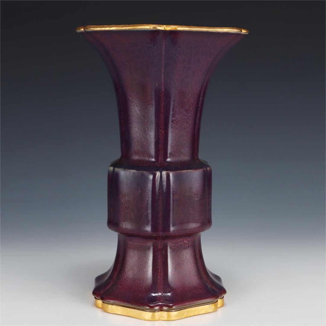 A gold-clad chisel of the Song Dynasty Jun kiln is engraved with gemstone flower cups (1 of 9)