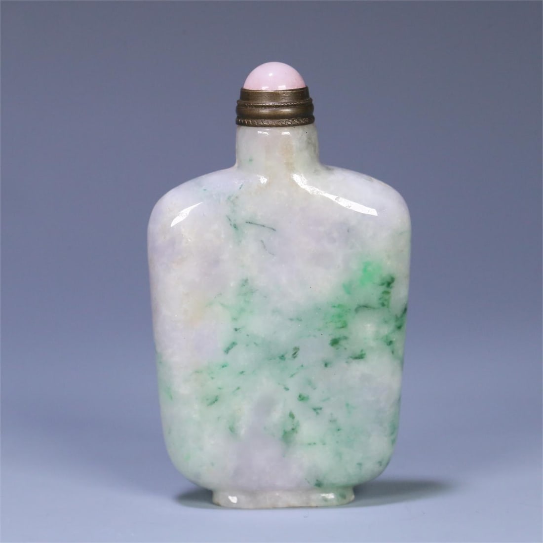 An old jade snuff bottle from the Qing Dynasty (1 of 9)