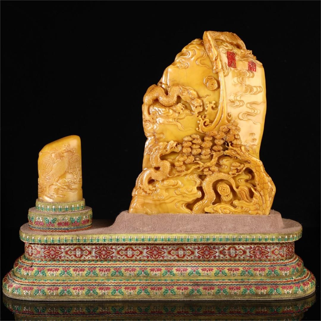 A beautiful Shoushan stone ornament (1 of 12)
