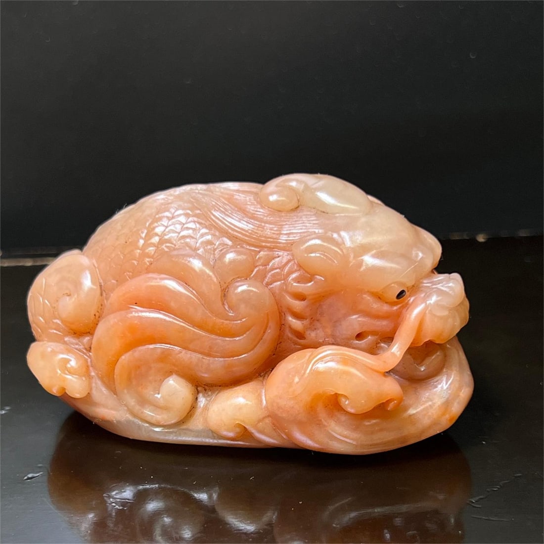A beautiful Shoushan stone powder frozen fish dragon handle (1 of 6)