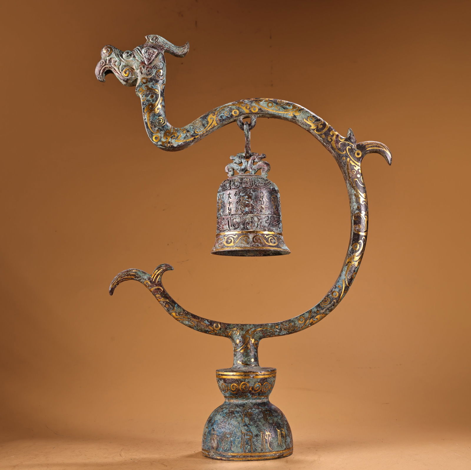 A fine bronze wrong golden dragon wall clock: Exquisite bronze wrong golden dragon wall clock Size:W:1300g H:40cm W:28cm (The Dimensions Of All Batches Are Manually Measured.If You Need More Detailed Information, Please