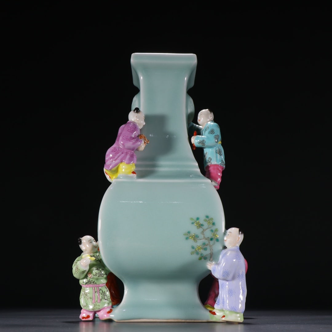 A Qianlong year holly glaze four-sided stacked plastic baby play seven-son bottle of the Qing: Qing Dynasty's Qianlong year holly glaze four-sided stacked foreign color baby play seven-son bottle SIZE: H:25.8cm MouthD:6.2cm (The Dimensions Of All Batches Are Manually