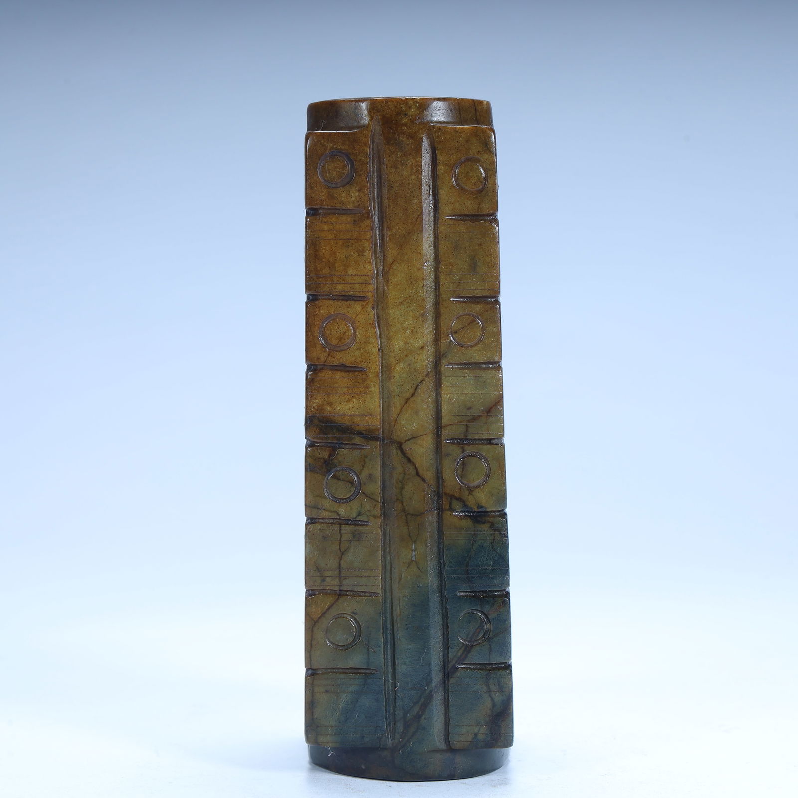 A beautiful Liangzhu cultural jade: Exquisite Liangzhu cultural jade Size: H:12cm L: 4cm W:3.8cm W:336.6g (The Dimensions Of All Batches Are Manually Measured.If You Need More Detailed Information, Please Contact Our Customer Service Be