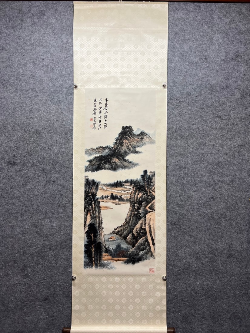 A landscape painting by Zhang Daqian: Zhang Daqian's landscape painting Flower core Size:116×44cm (The Dimensions Of All Batches Are Manually Measured.If You Need More Detailed Information, Please Contact Our Customer Service Before Bidd