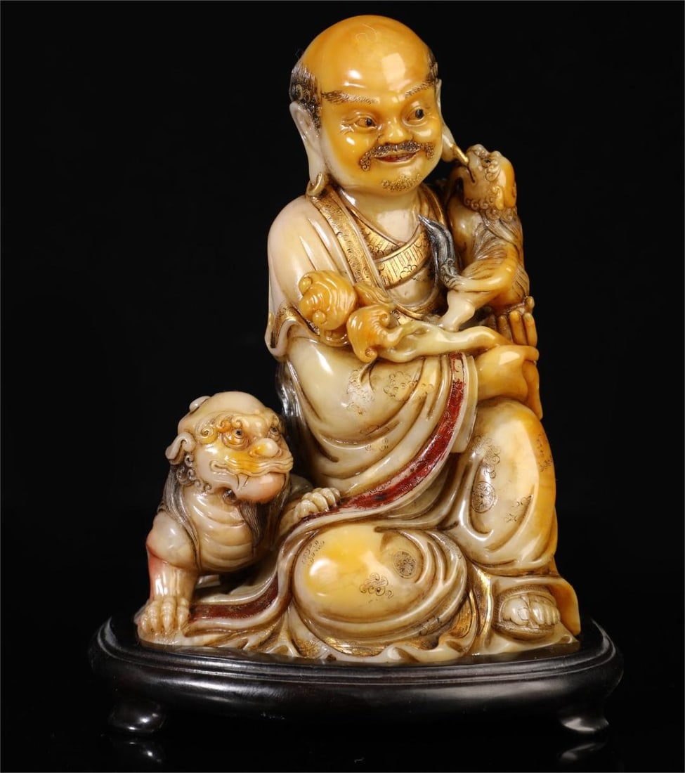 A beautiful Shoushan Shitian Huang Luohan lion ornament (1 of 10)