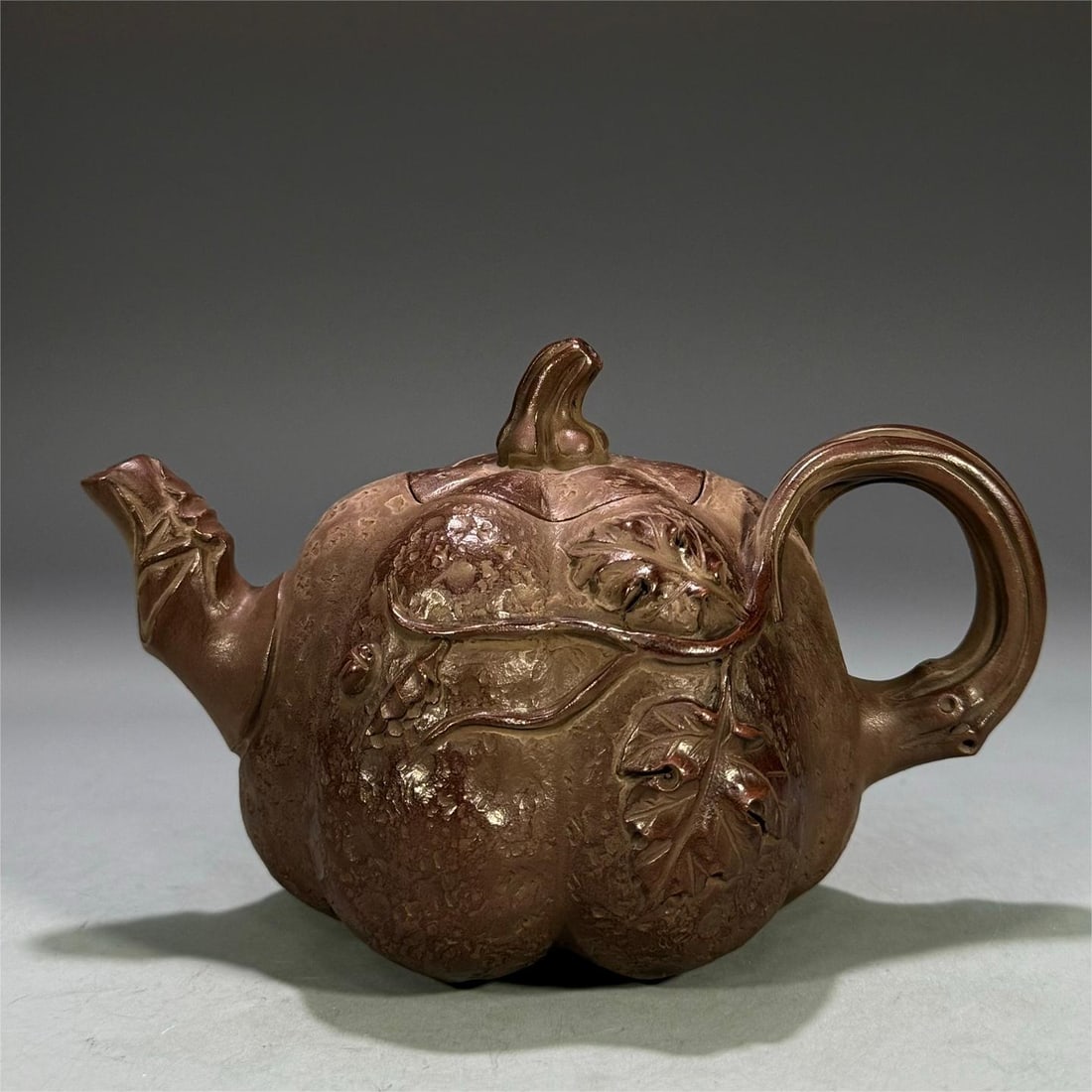 A fine pumpkin pot: Exquisite pumpkin pot Size:15×9.1×9.2cm W:263g (The Dimensions Of All Batches Are Manually Measured.If You Need More Detailed Information, Please Contact Our Customer Service Before Bidding.)