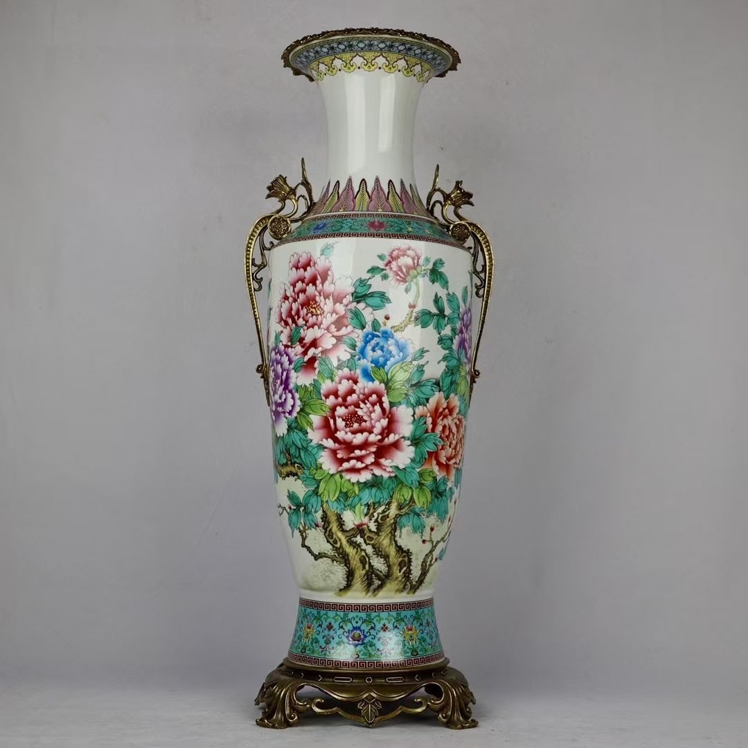 A fine copper-inlaid porcelain pastel peony-patterned copper amphora: Exquisite copper-inlaid porcelain pastel peony pattern bronze amphora Size:H:70cm Calibre:16cm D:26cm Bottom:22cm (The Dimensions Of All Batches Are Manually Measured.If You Need More Detailed Informa