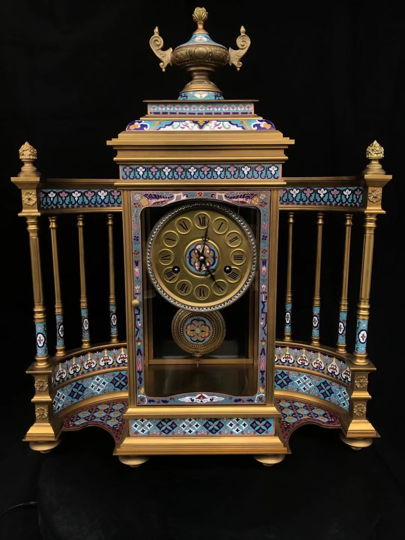 A European-style ancient cloisonn é clock in the pavilion: European-style pavilion Western cloisonné ancient clock Size:46x15x55cm (The Dimensions Of All Batches Are Manually Measured.If You Need More Detailed Information, Please Contact Our Customer Service
