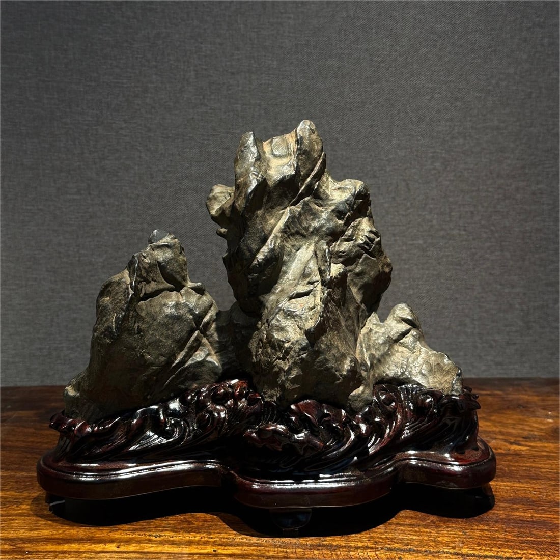 A beautiful Lingbi stone mountain type: Exquisite Lingbi stone mountain type Size:L:26cm H:22cm T:12cm (The Dimensions Of All Batches Are Manually Measured.If You Need More Detailed Information, Please Contact Our Customer Service Before Bi