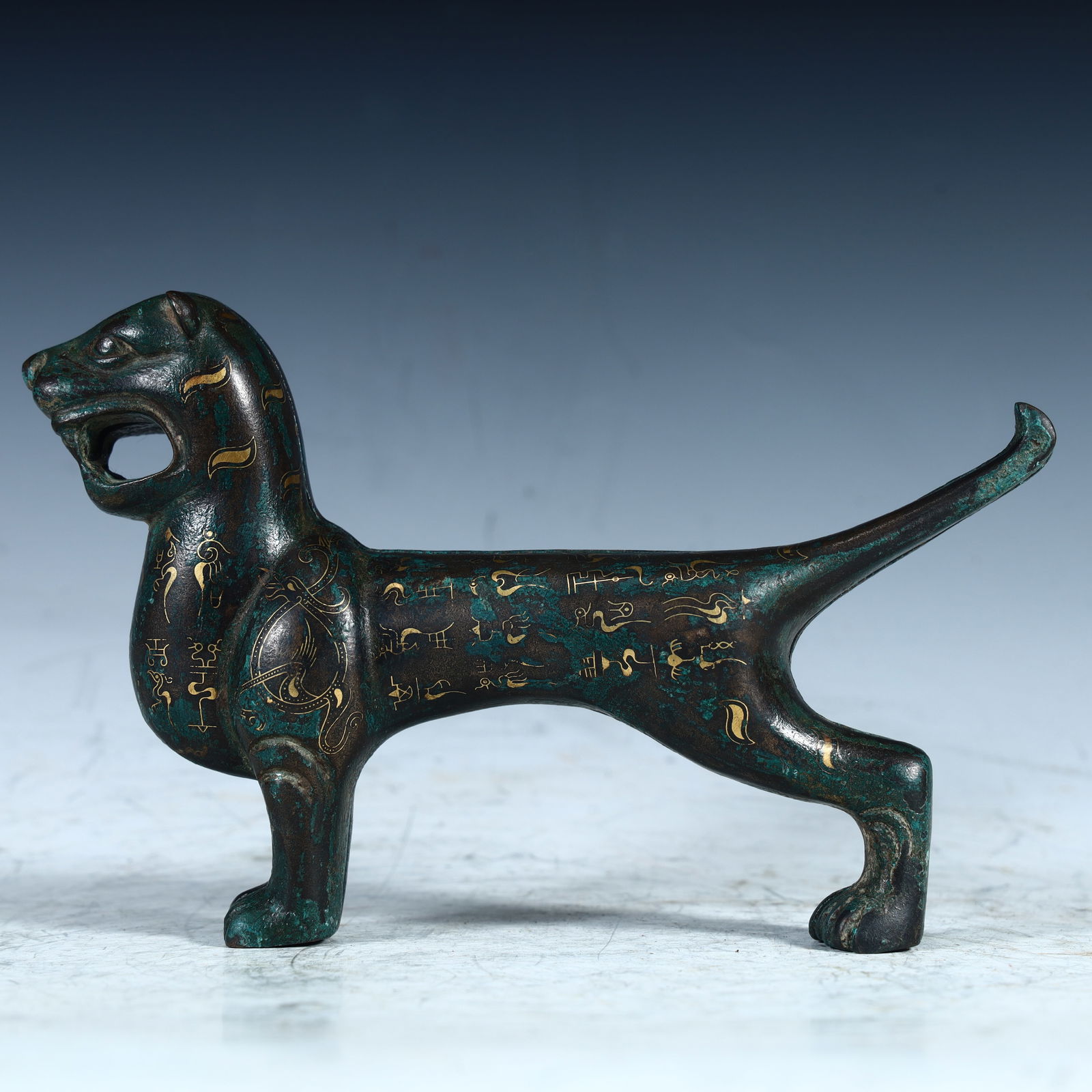 A bronze golden tiger talisman from the Han Dynasty (1 of 12)