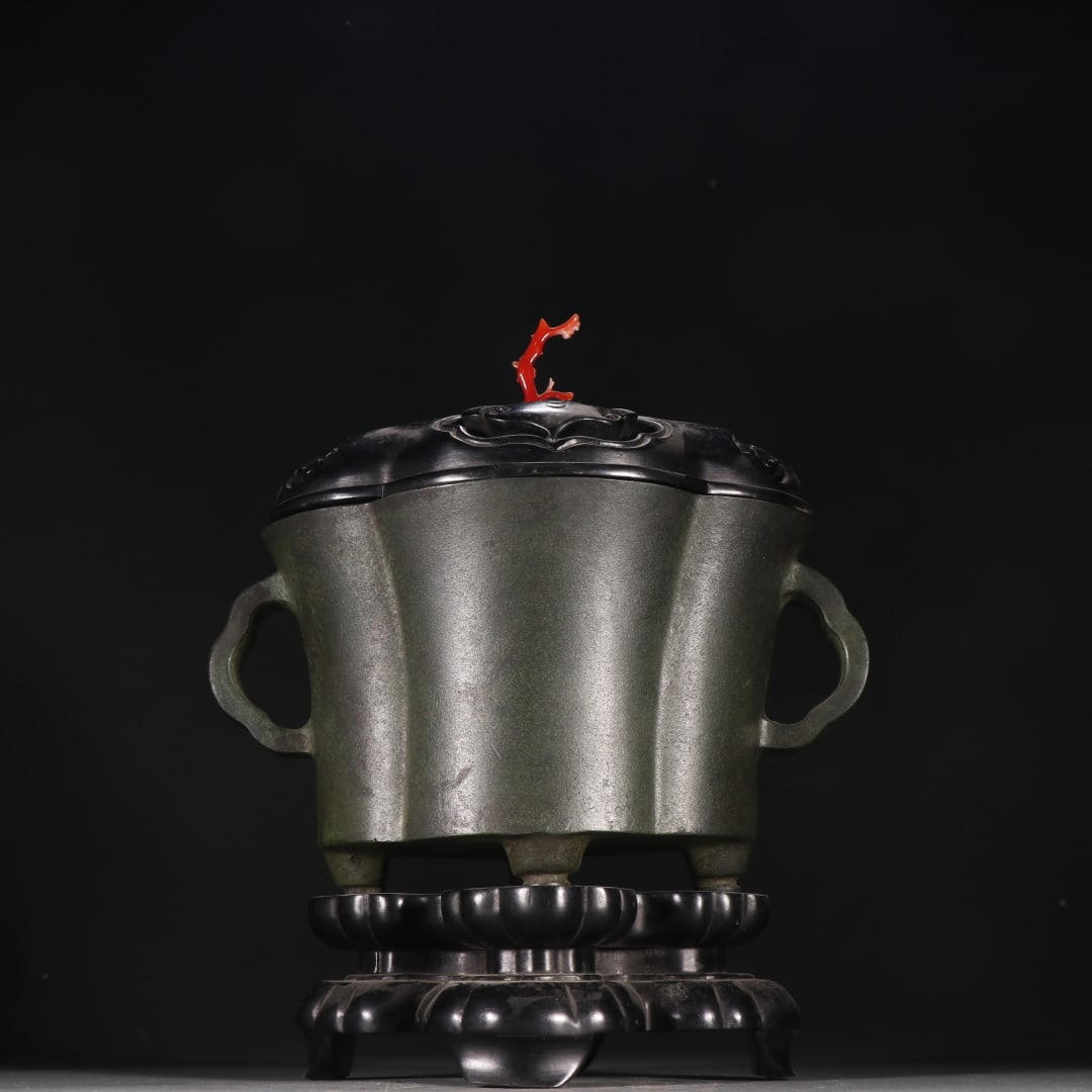 A beautiful copper-tired begonia shaped aroma burner (1 of 9)