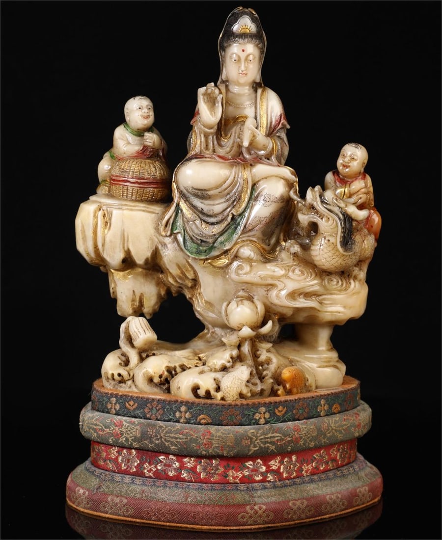 A beautiful Shoushan Shitian Huang Guanyin ornament (1 of 9)