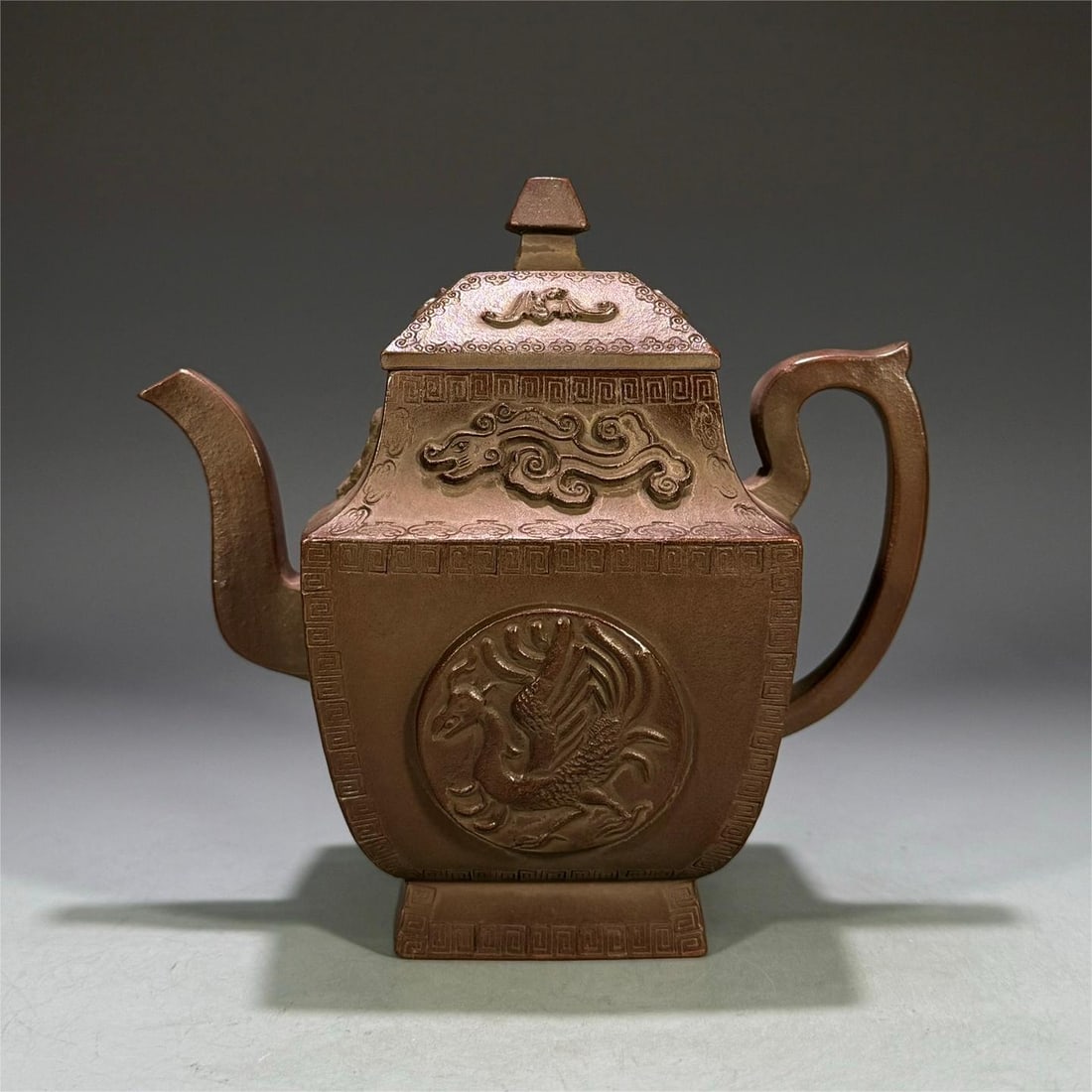 A fine printed patch of linen pattern of the square court wine jug: Exquisite print depiction of the four square court wine jugs linen pattern Size:15×9.1×13.8cm W:432g (The Dimensions Of All Batches Are Manually Measured.If You Need More Detailed Information, Pleas