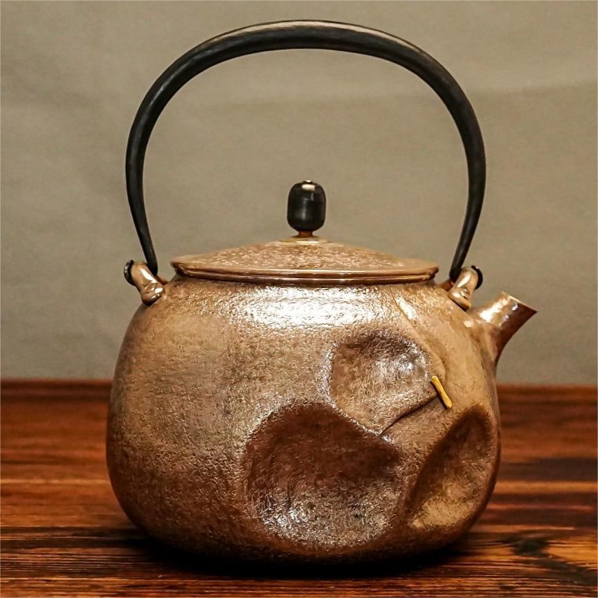 A fine Japanese silver pot: Exquisite Japanese silver pot Size:19×17cm W:551g (The Dimensions Of All Batches Are Manually Measured.If You Need More Detailed Information, Please Contact Our Customer Service Before Bidding.)