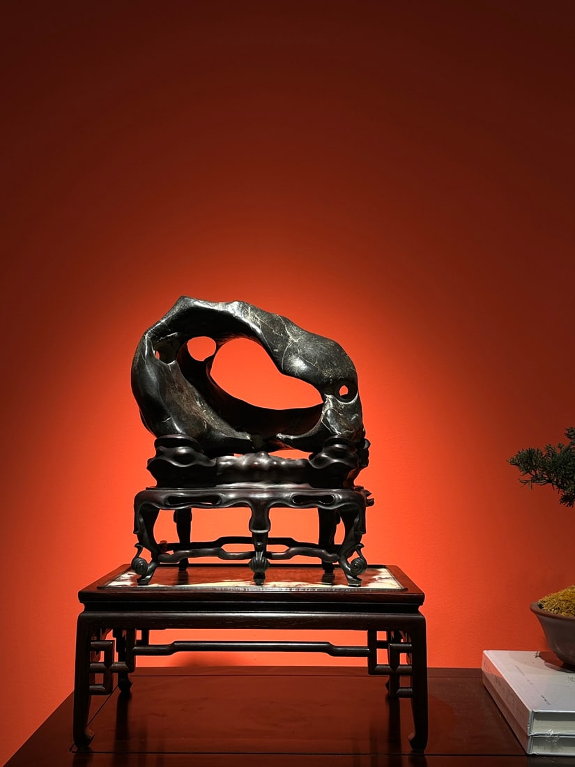 An Exquisite Taihu Stone Ornament: An Exquisite Taihu Stone Ornament Qing Dynasty, China Size:33cmx28cmx18cm (The Dimensions Of All Batches Are Manually Measured.If You Need More Detailed Information, Please Contact Our Customer