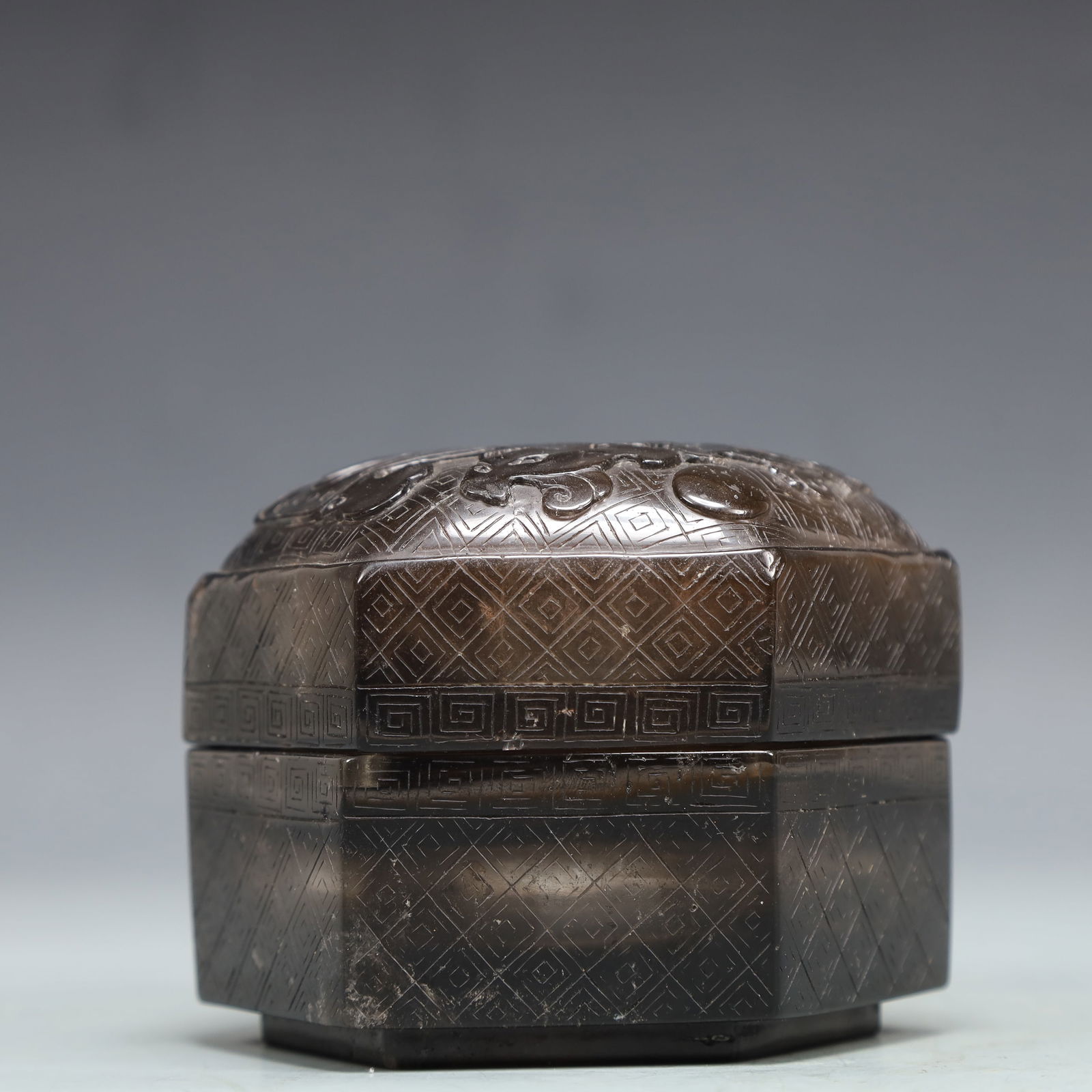 A Exquisite Crystal Dragon Pattern Box - 3