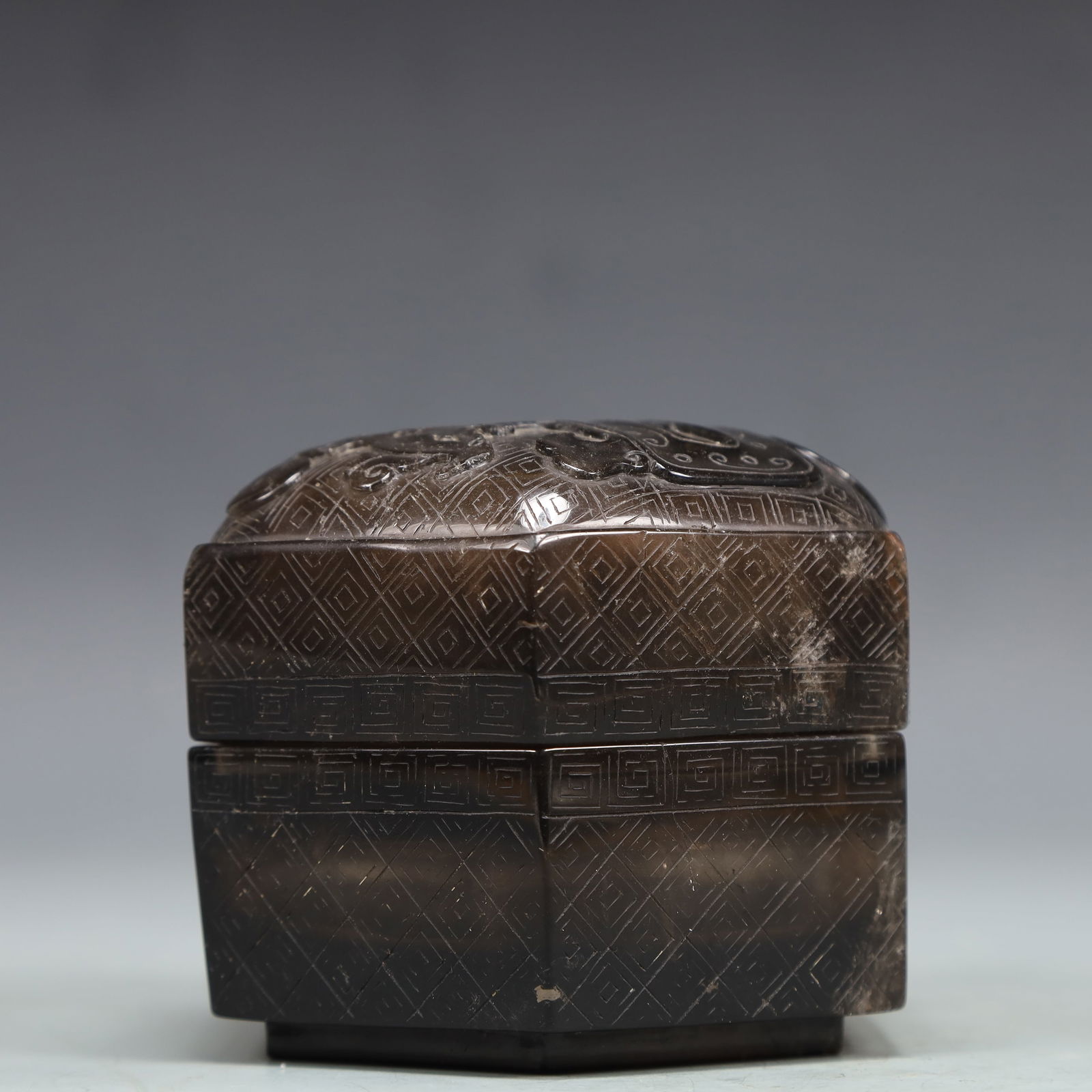 A Exquisite Crystal Dragon Pattern Box - 4