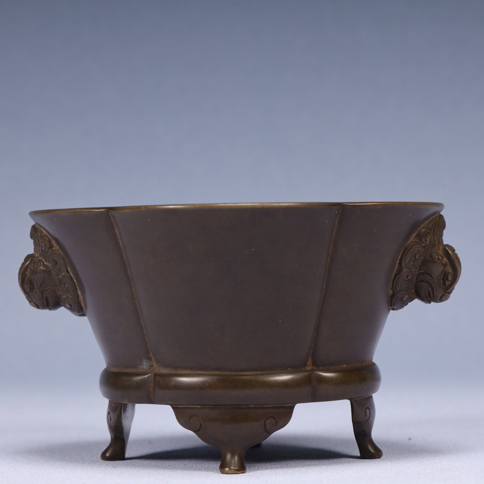 An Exquisite Bronze Double-Ears and Tripod Censer (1 of 7)
