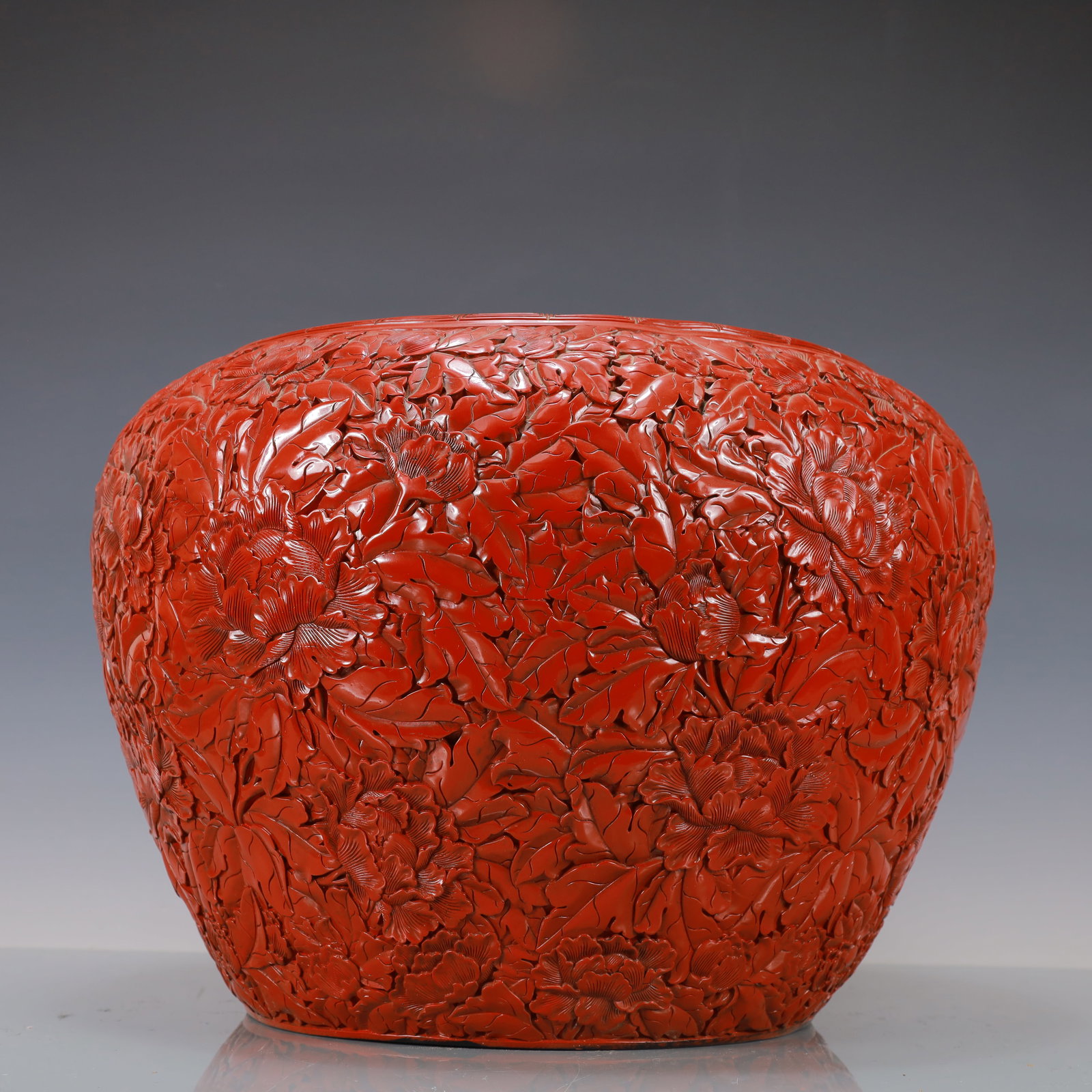 A Exquisite Carved Red Lacquer Flower Pattern Jar (1 of 7)