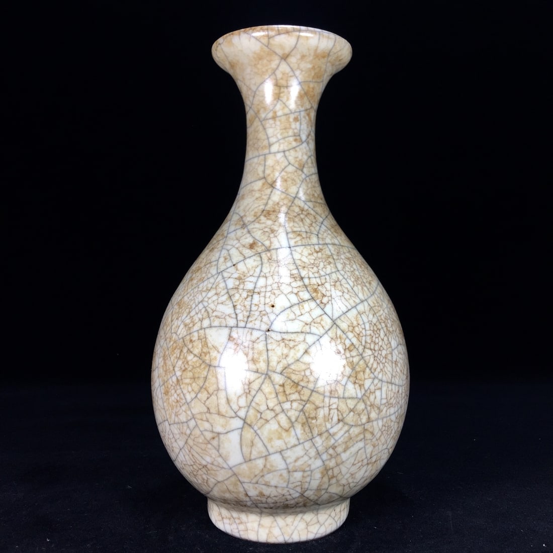 An Exquisite Ge yao Vase (1 of 9)