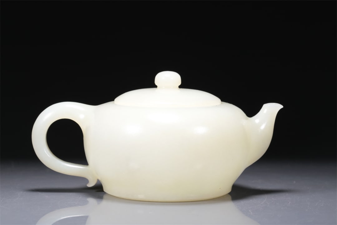 A Fabulous Imperial White Jade Teapot (1 of 10)