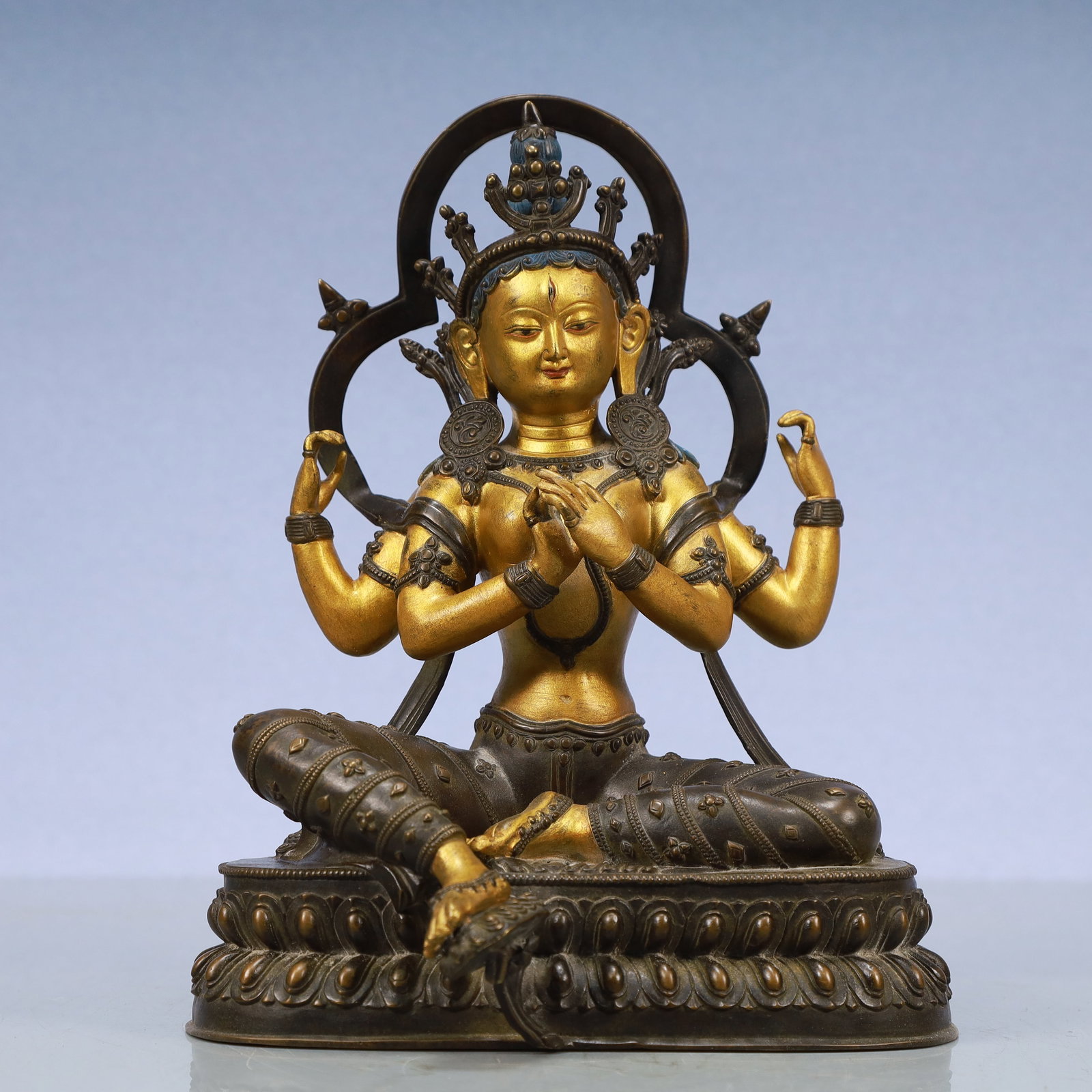 A Exquisite Gilt Bronze Four-arms Statue of Avalokitesvara (1 of 9)