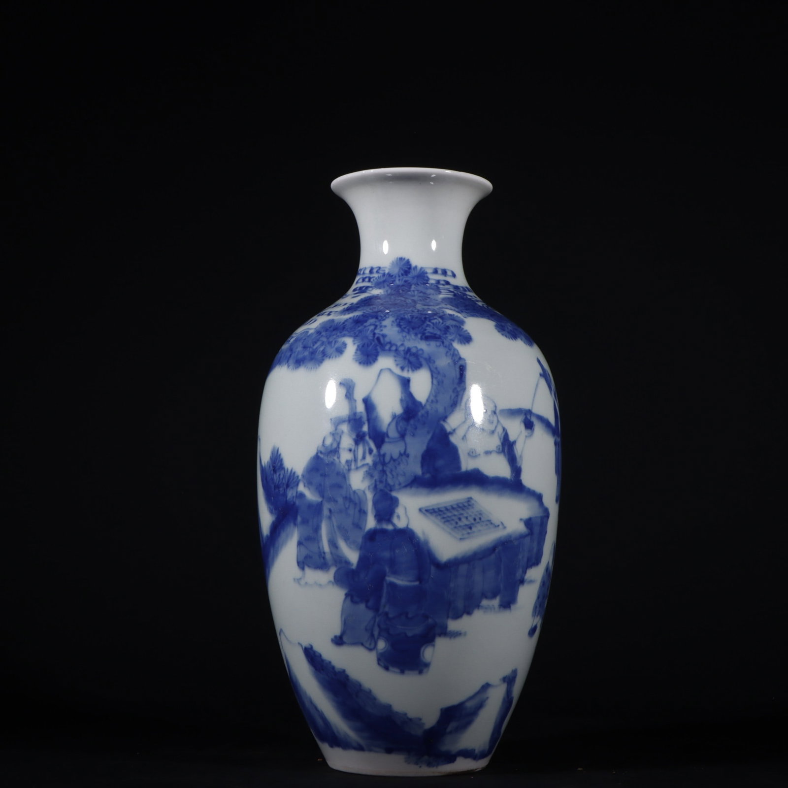 An Exquisite Blue and White Character and Story Pattern Vase: An Exquisite Blue and White Character and Story Pattern Vase Qing Dynasty, China Kangxi Six-character Mark Size:23cmx12cm (The Dimensions Of All Batches Are Manually Measured.If You Need More Detailed