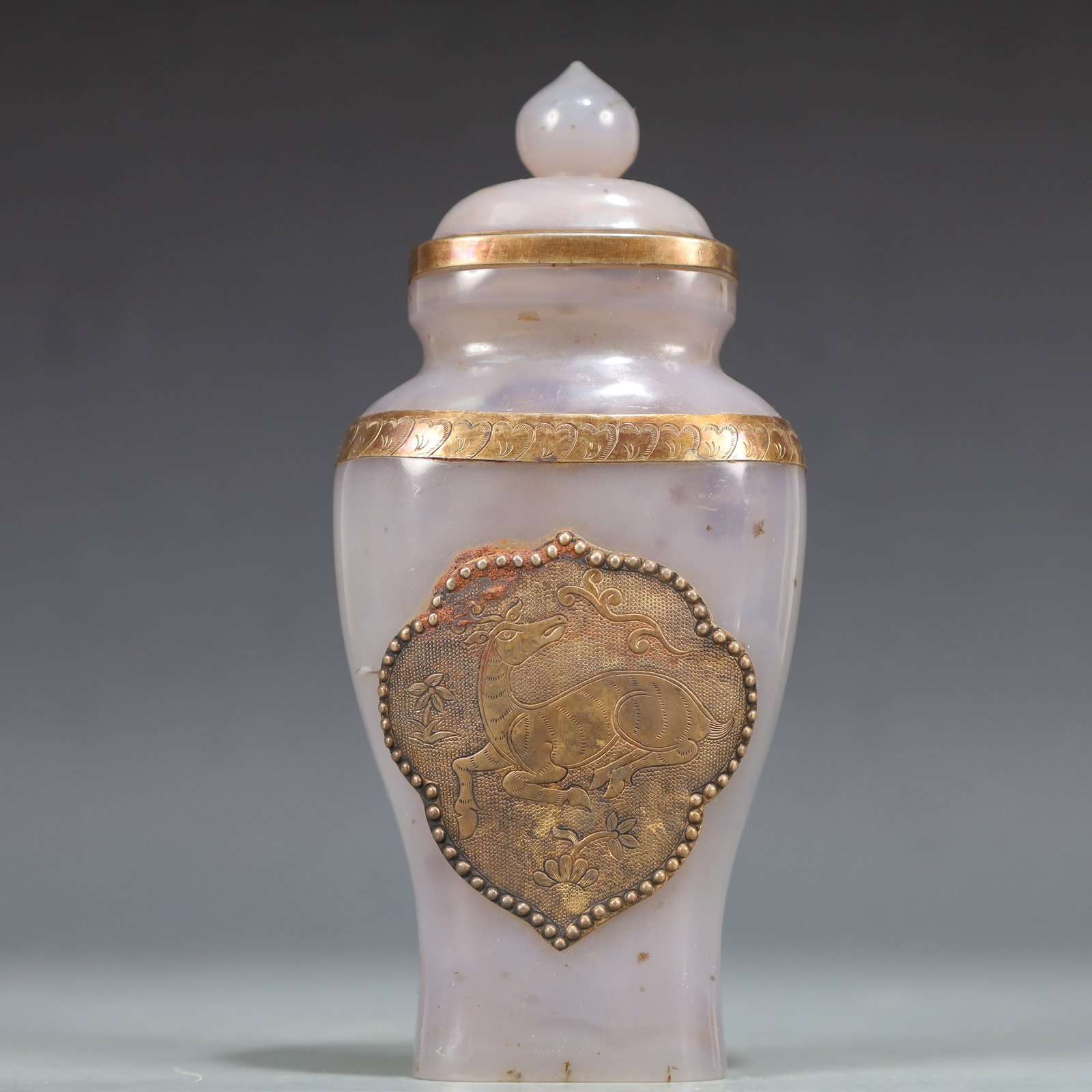 A Exquisite Agate Outline in gold Deer Pattern Flower Pattern Vase (1 of 8)