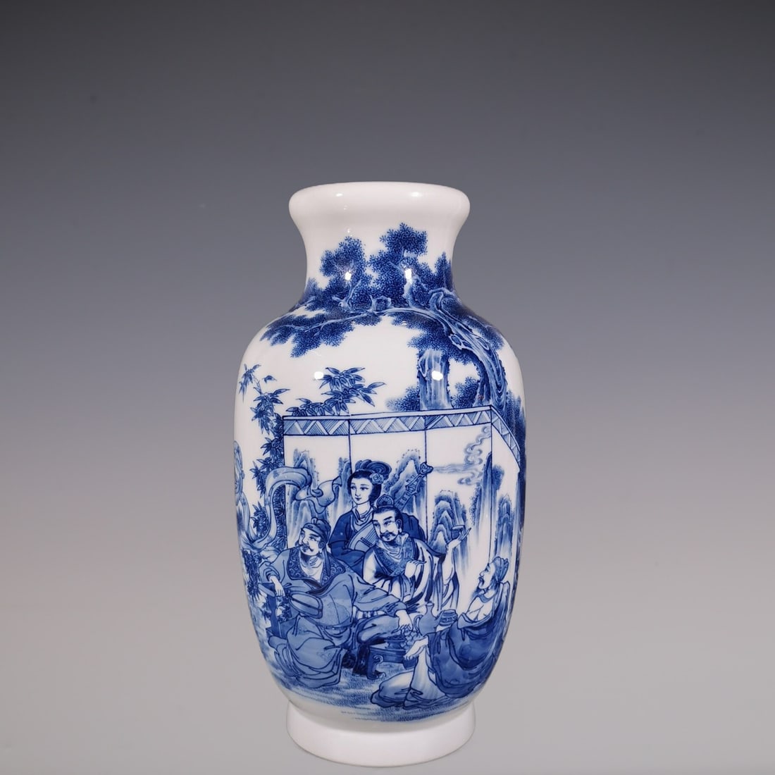 An Exquisite Blue and White Character and Story Pattern Vase: An Exquisite Blue and White Character and Story Pattern Vase Qing Dynasty, China Yongzheng Six-character Mark Size:34cmx18cm (The Dimensions Of All Batches Are Manually Measured.If You Need More Detai
