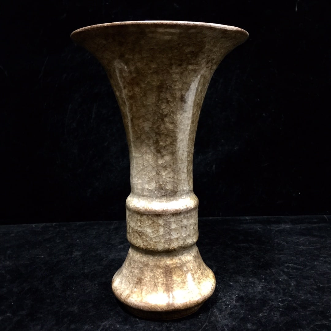 An Exquisite Guan yao Vase (1 of 7)