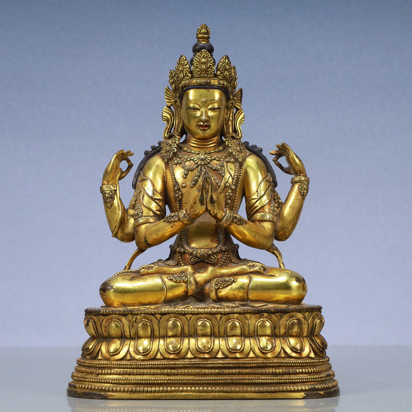 A Exquisite Gilt Bronze Four-arms Statue of Avalokitesvara (1 of 10)