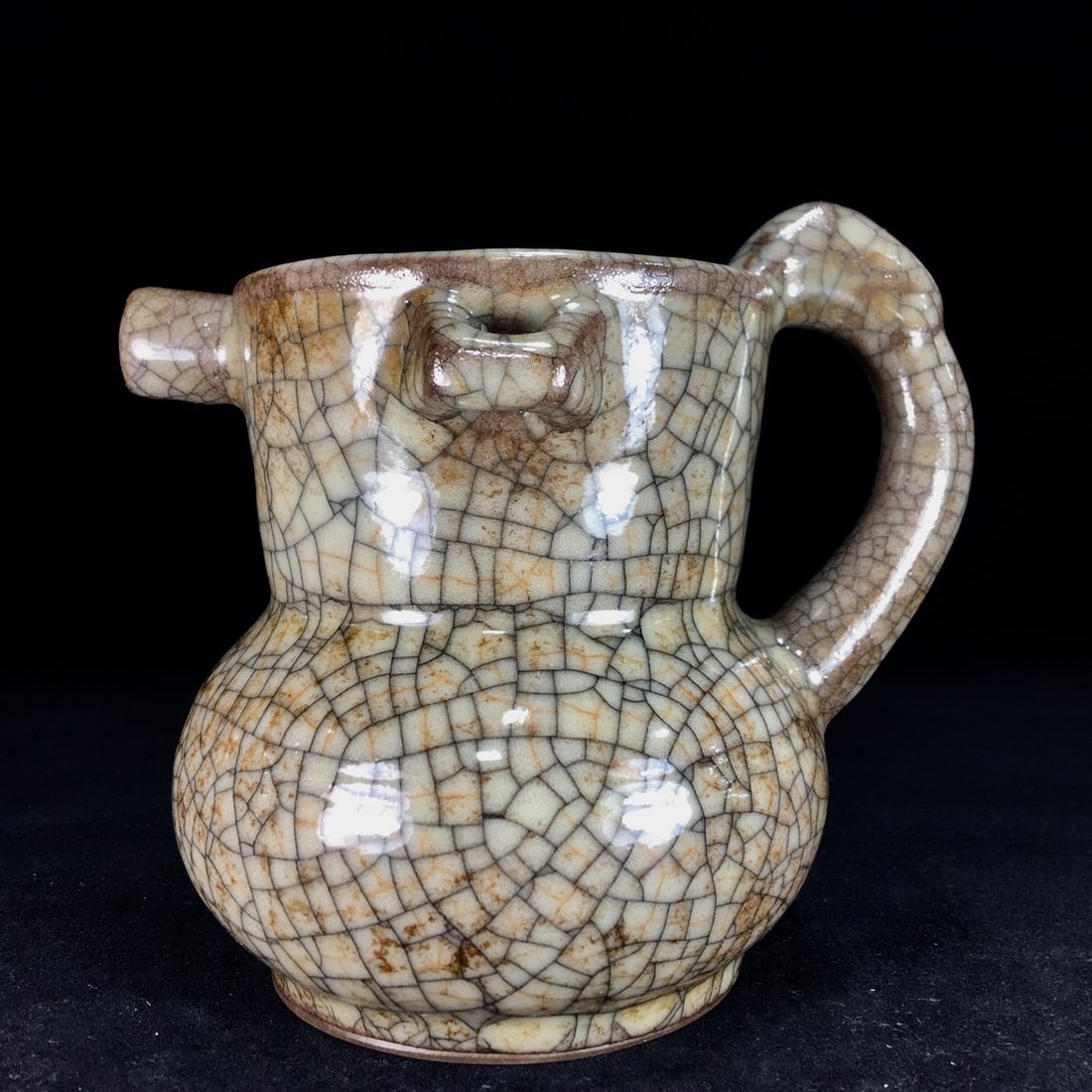 An Exquisite Ge yao Ewer (1 of 9)