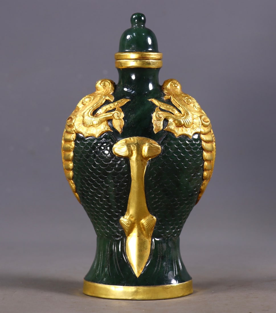 An Exquisite Jasper Cover with Gold Double-Ears Vase: An Exquisite Jasper Cover with Gold Double-Ears Vase Qing Dynasty, China Size:20cmx9.5cmx6cm Weight:870g (The Dimensions Of All Batches Are Manually Measured.If You Need More Detailed Information, Ple