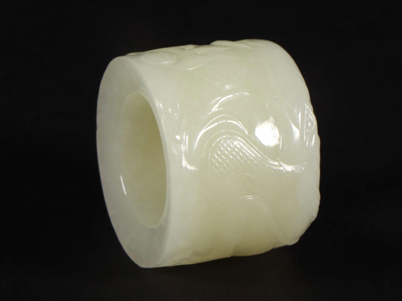 An Exquisite White Jade Dragon Pattern Ring - 6