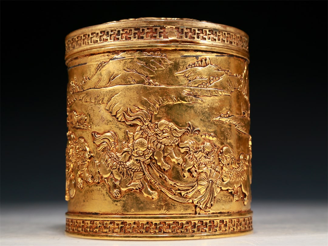 A Magnificent Gilt-Bronze 'Lion& Landscape' Box (1 of 7)