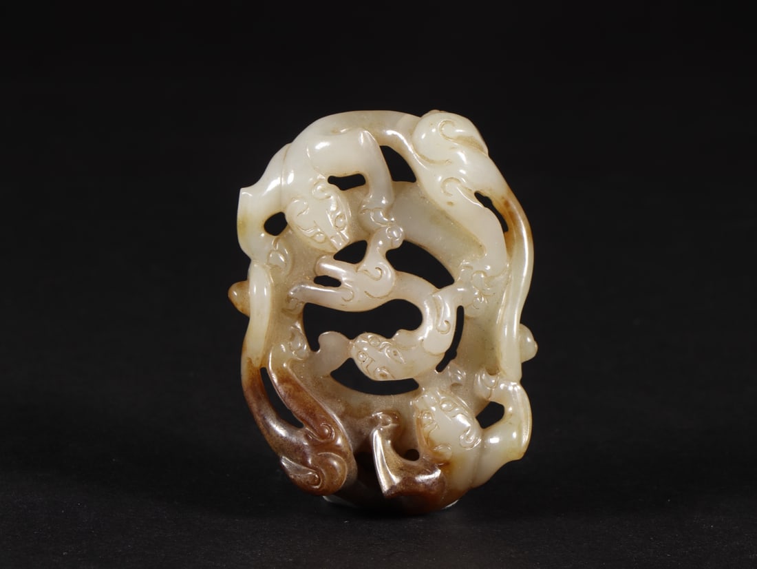 An Exquisite White Jade Chi-Dragon Pattern Ornament (1 of 9)