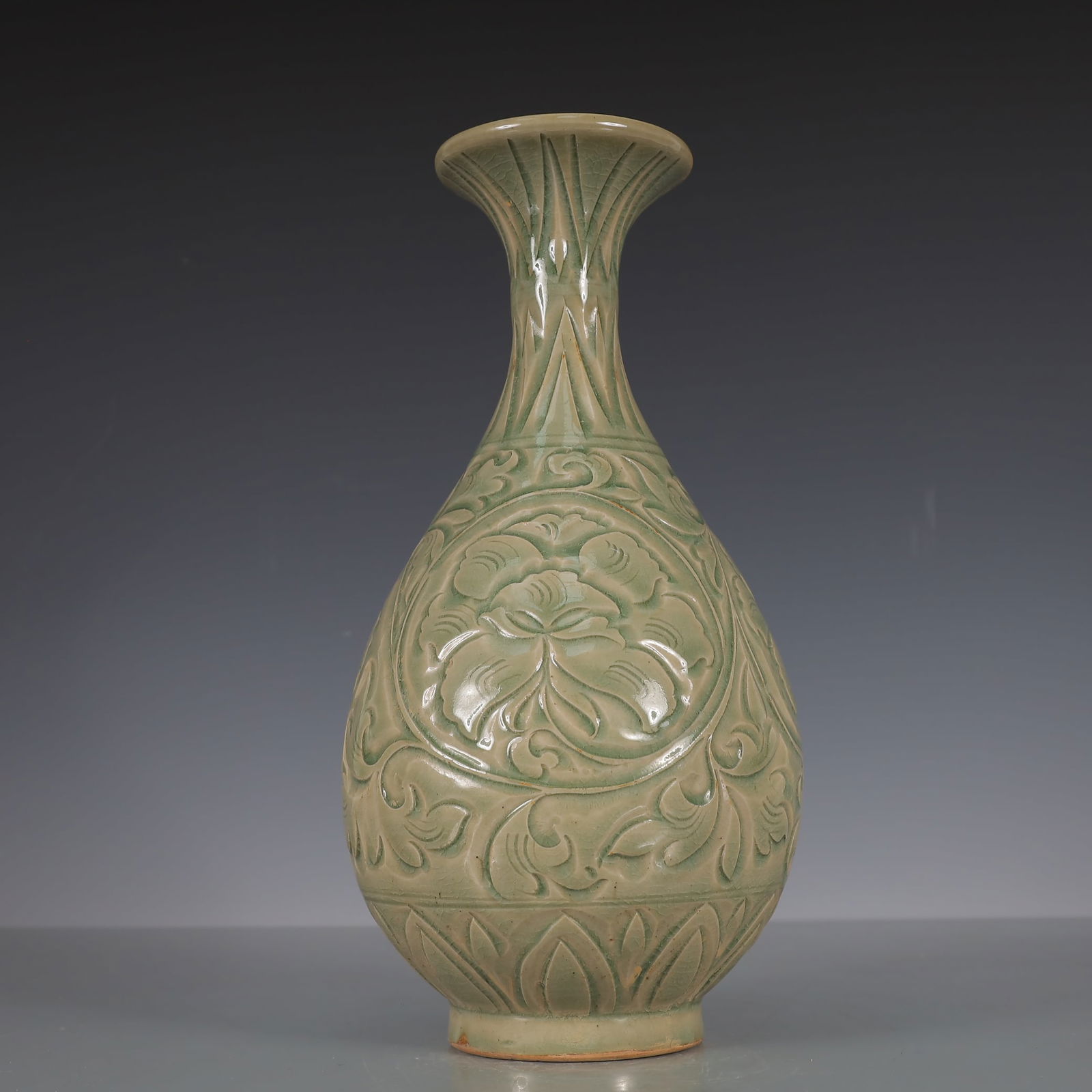 A Exquisite Yao zhou yao Flower Pattern Vase (1 of 9)