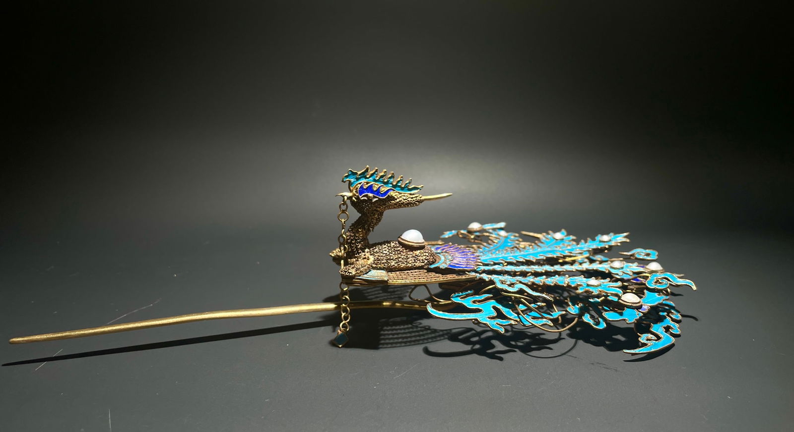 An Exquisite Gilt Silver Inlaid Gems Phoenix-Shaped Hairpin (1 of 8)