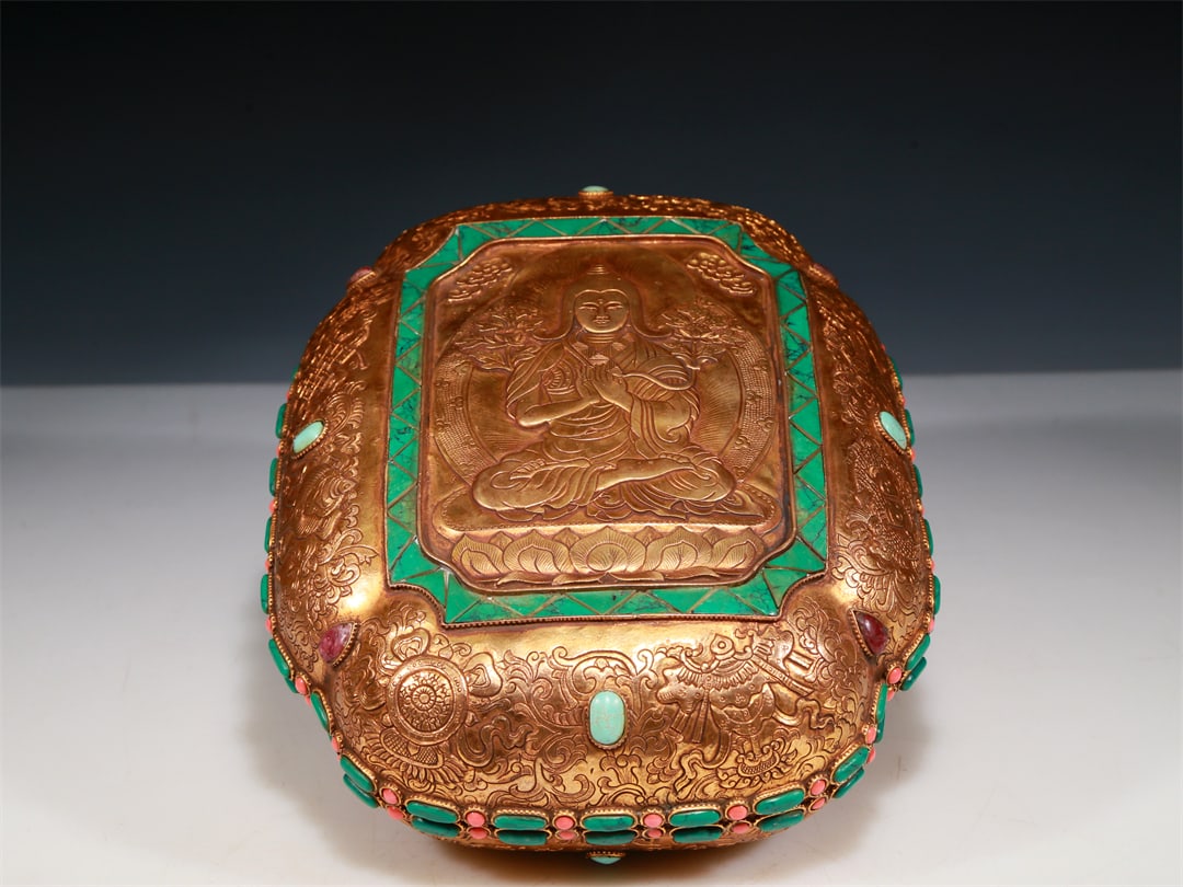 A Magnificent Set Of Three Gilt-Bronze Gem-Inlaid 'Tsongkapa& Weapons Of The Eight Immortals' Boxes: A Magnificent Set Of Three Gilt-Bronze Gem-Inlaid 'Tsongkapa& Weapons Of The Eight Immortals' Boxes With Inscriptions. Cast with a seated figure, body rendered clad in long, flowing robes, the volumin
