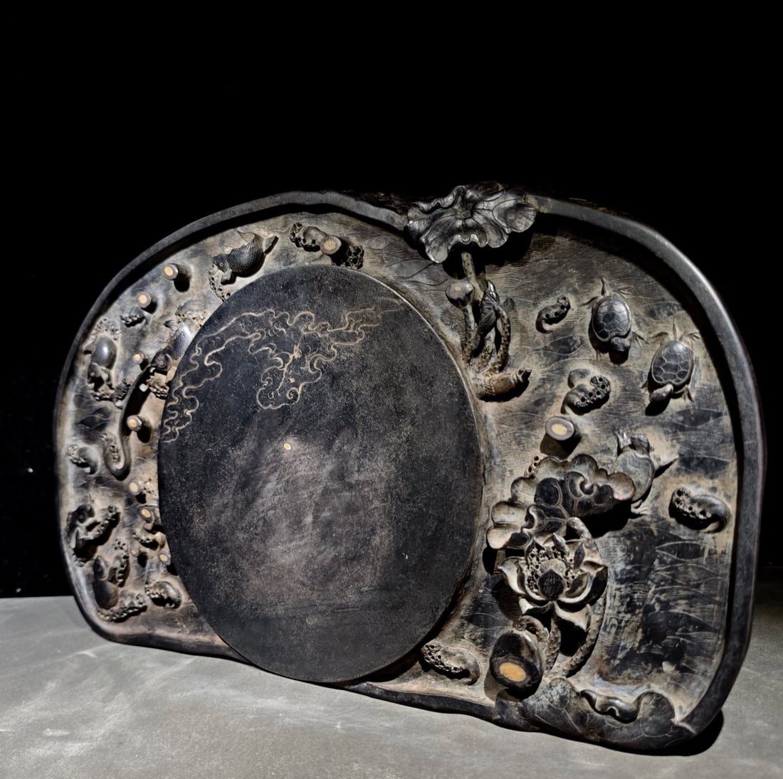 An Exquisite Flower Pattern Inkstone - 6