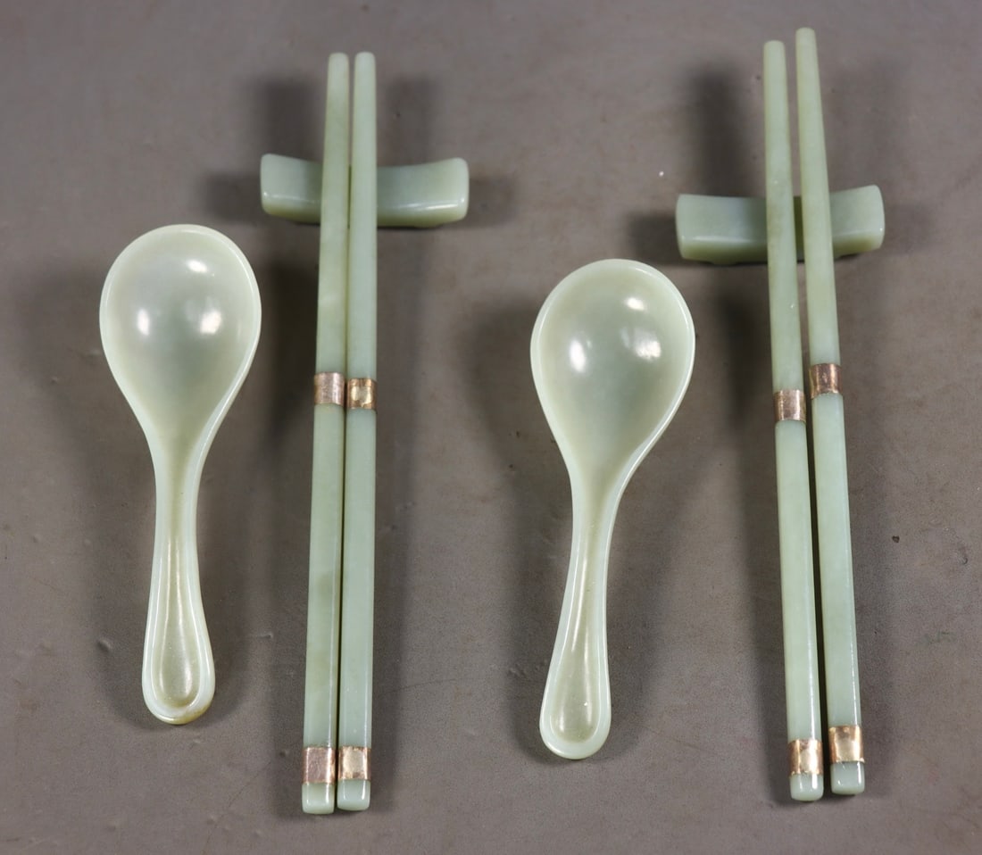 A Set of Fine White Jade Lotus Pattern Tableware (1 of 9)