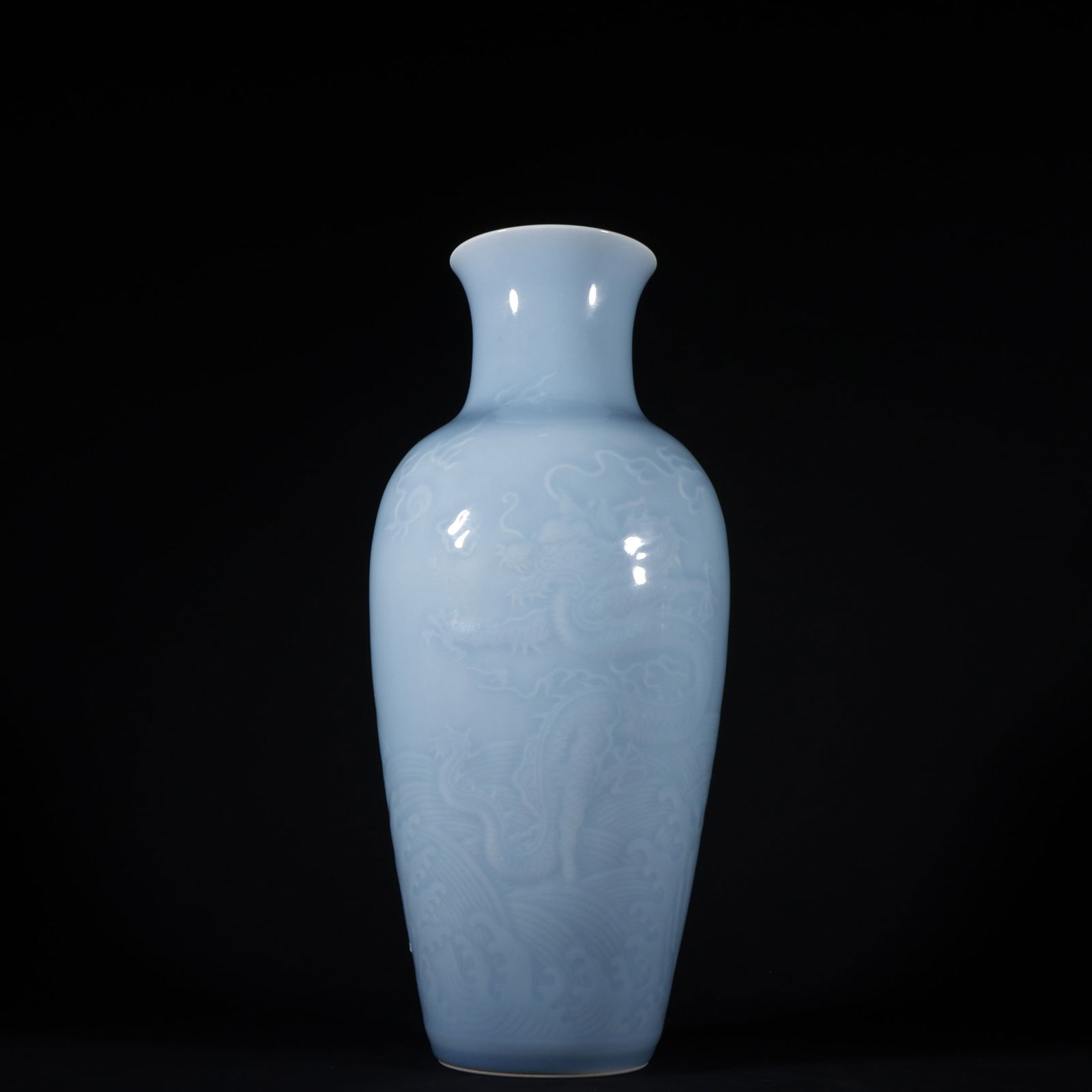 An Exquisite Blue Glazed Seawater Pattern Dragon Pattern Vase (1 of 9)