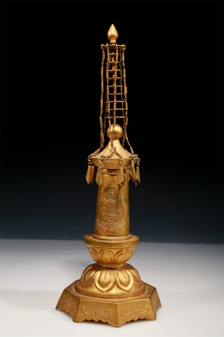 A Magnificent Gilt-Bronze 'Guanyin' Stupa (1 of 10)