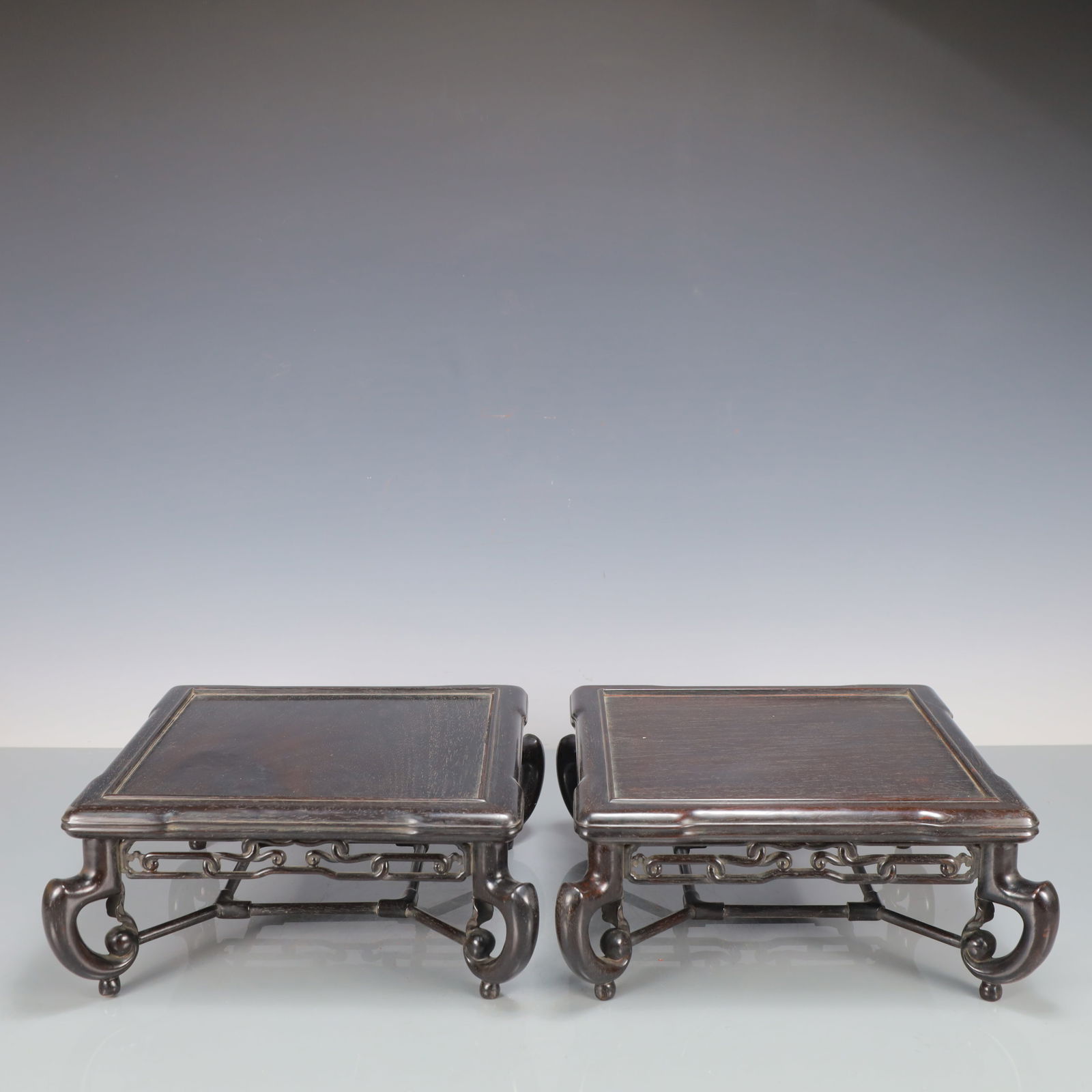 A Exquisite A pair of Zitanwood Desk (1 of 7)