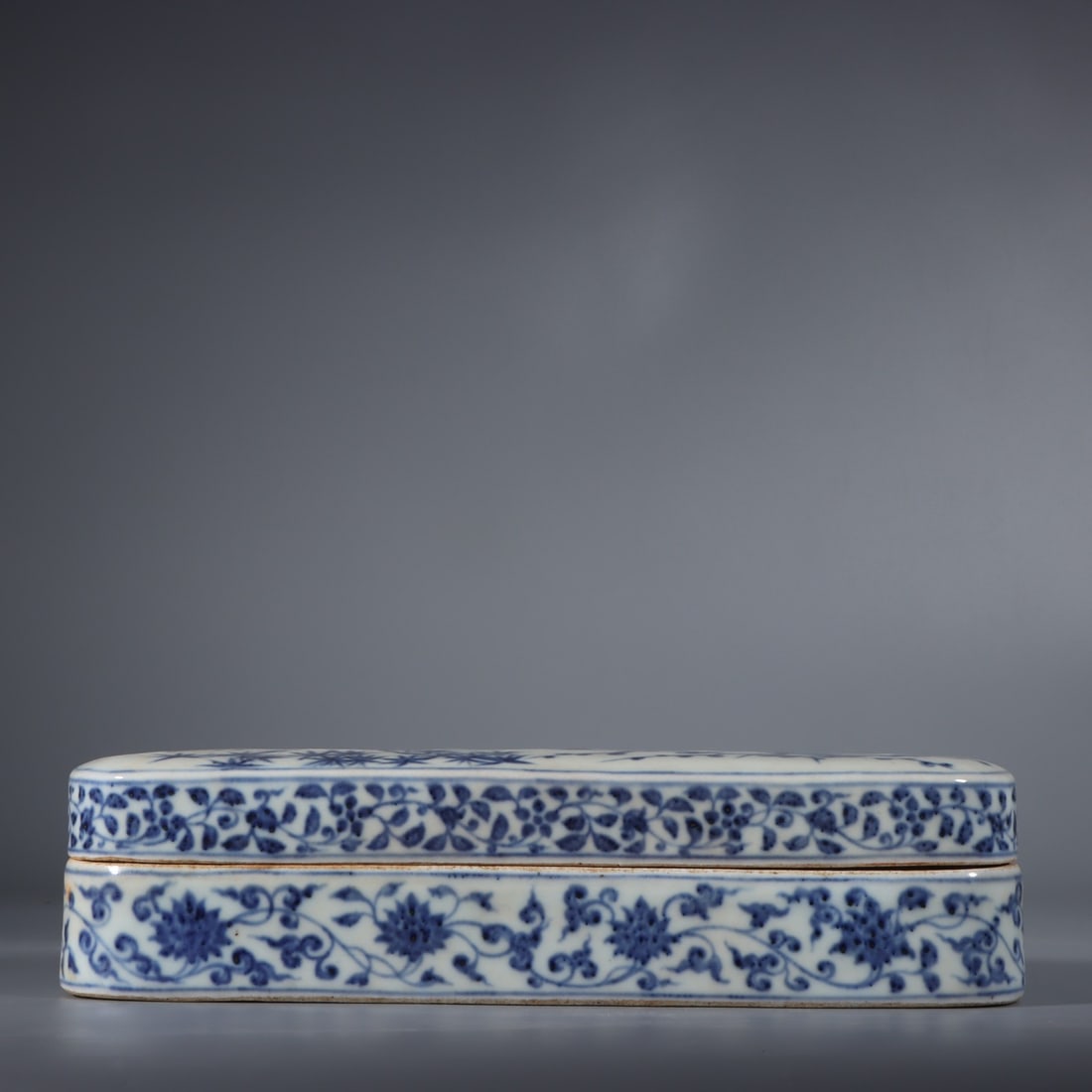 An Exquisite Blue and White Lotus Pattern Box (1 of 9)